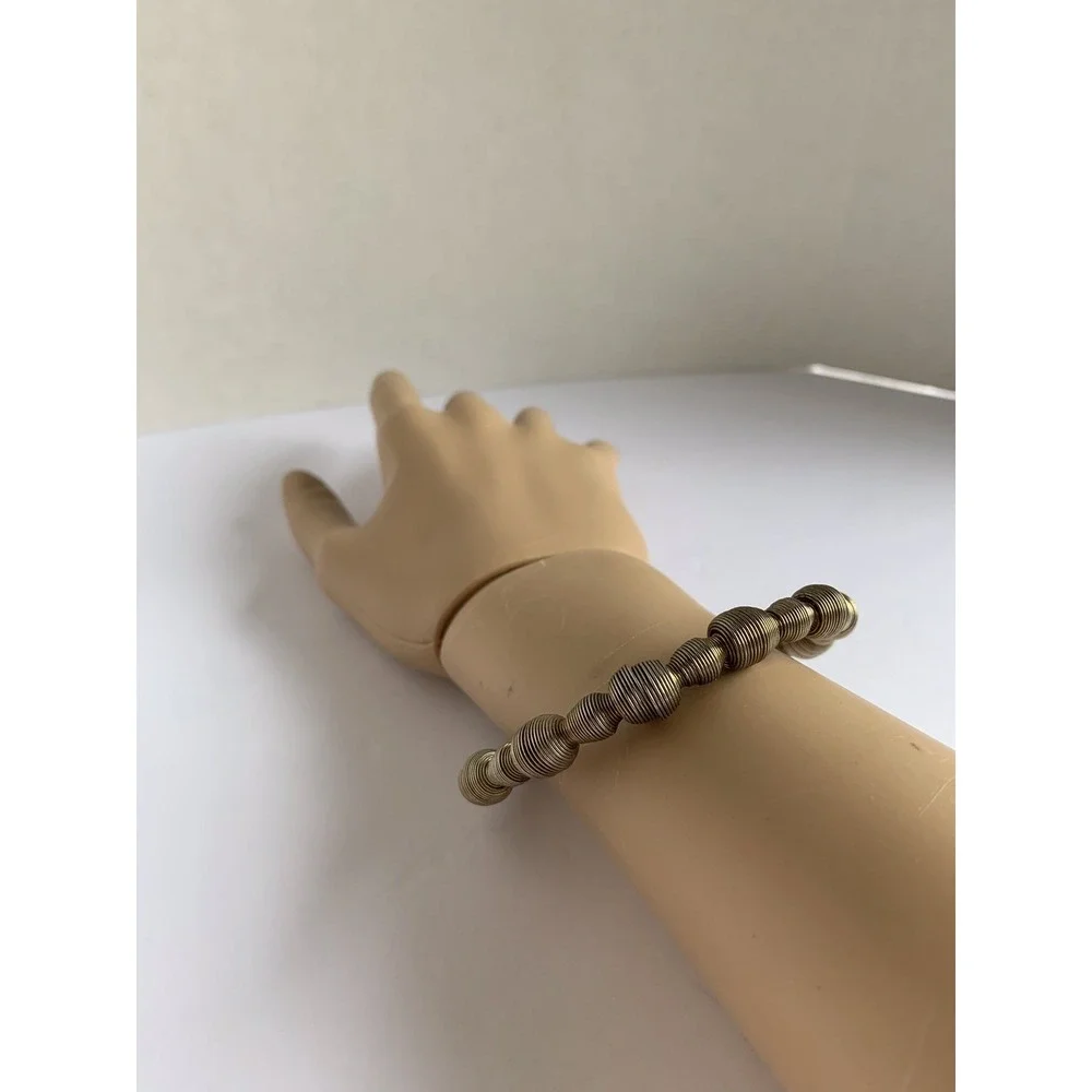 Bracelet Gold Brass Tone‎ Delicate Vintage Small Round Design Accents Bangle
